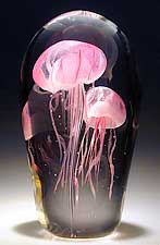 Kela's Online glass gallery - glass bowls, paper weights, fish, sculptures, and much more. from glass-art.com
